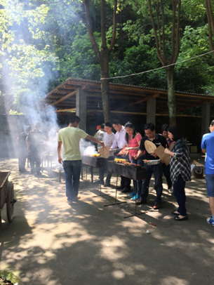 国投集团工会组织开展春游烧烤活动