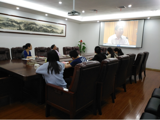 创投支部召开“讲政治、有信念”专题研讨会