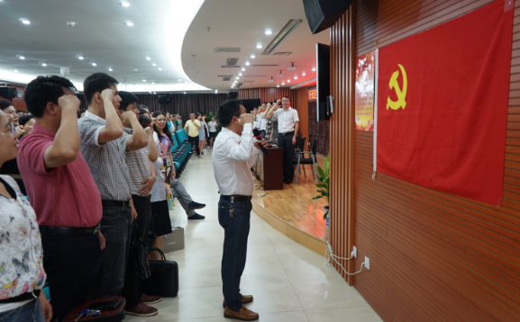 集团公司举办庆祝建党95周年表彰大会暨“两学一做”党建知识抢答赛活动