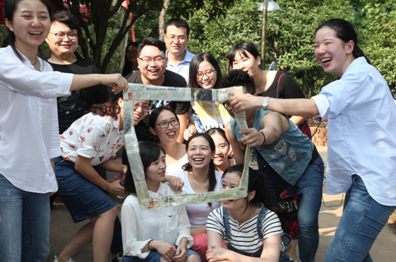 公司团委组织首个团员交流活动