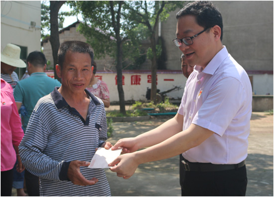 丰叶担保党支部到株洲县挽洲村开展党建帮扶活动