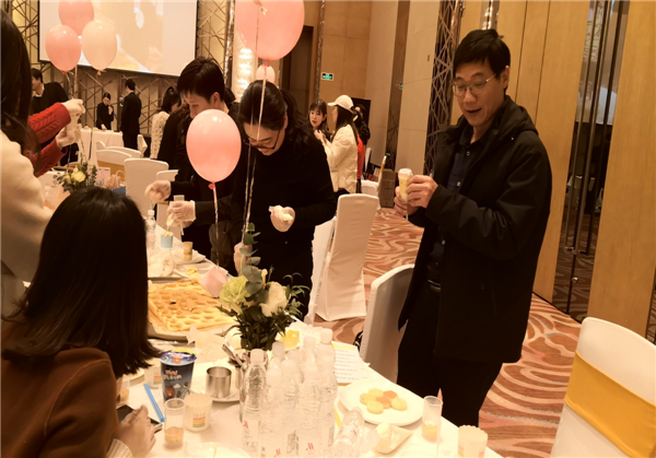 芳菲三月天 幸福女人节--国投集团开展“遇见甜甜的你”三八节主题烘培活动