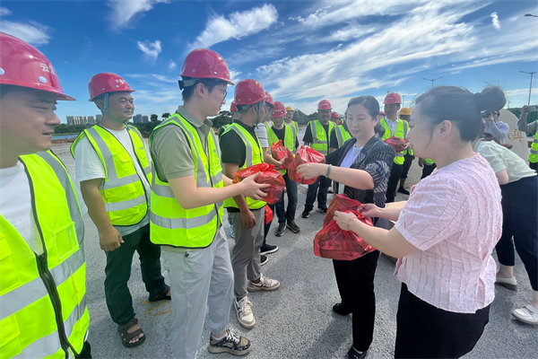 株洲国投集团工会开展“夏季送清凉”慰问活动